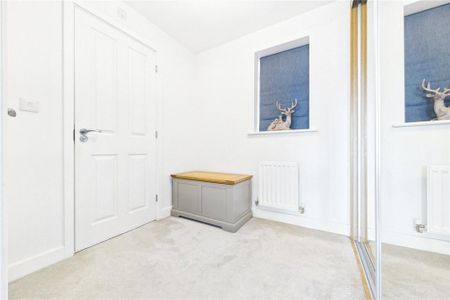 4 bedroom semi-detached house to rent - Photo 5