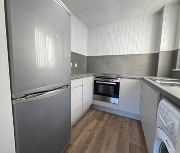 Snowdon Close, Blackpool, FY1 5AZ - Photo 4