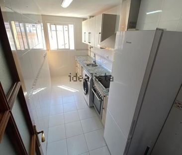 Alquiler de piso en Calle Venegas - Photo 1