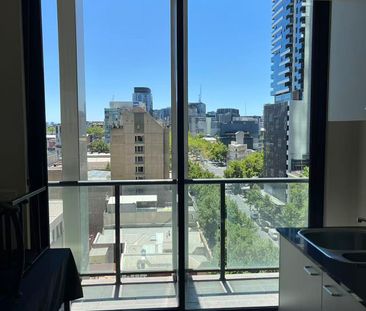 Furnished 2-Bedroom Apartment in Prime Melbourne CBD Location - Photo 3