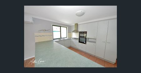 Amazing 4 bedroom family home with inground pool - Photo 5