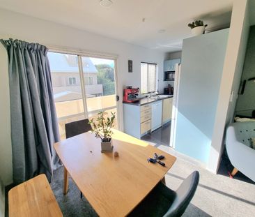 Contemporary Living and Urban Style - Photo 4