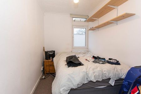 4 bedroom flat to rent - Photo 3