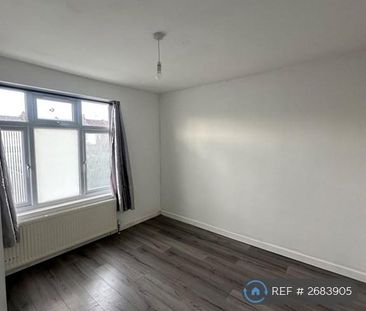 4 bedroom terraced house to rent - Photo 3