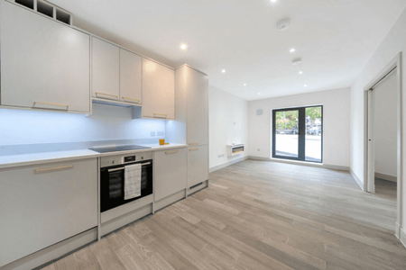 Norbury Crescent, London, SW16 - Photo 3