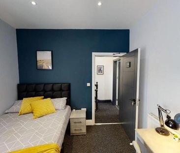 1 bedroom in a house share to rent - Photo 2