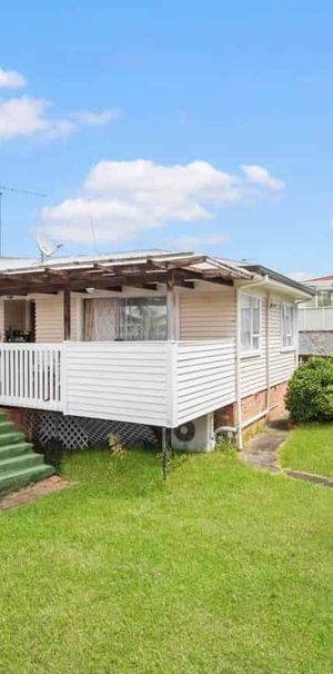 3 Bedrooms, Spacious Family Home - Photo 1