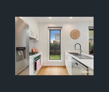 COSMOPOLITAN LIVING - Photo 5