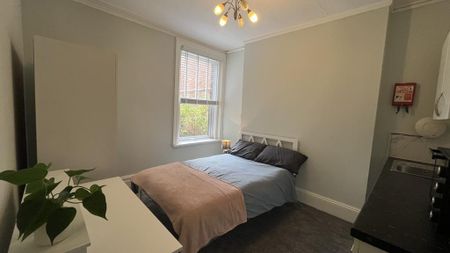 1 bedroom house of multiple occupation to rent - Photo 2