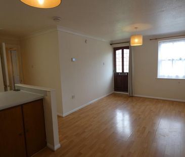 1 bedroom ground floor flat to rent - Photo 1