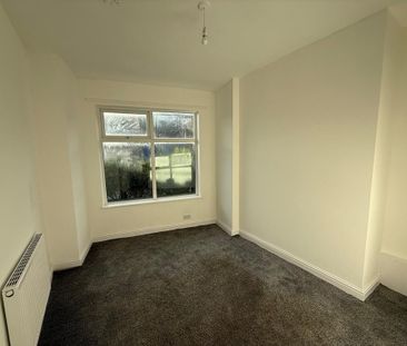 2 bedroom semi-detached house to rent - Photo 4