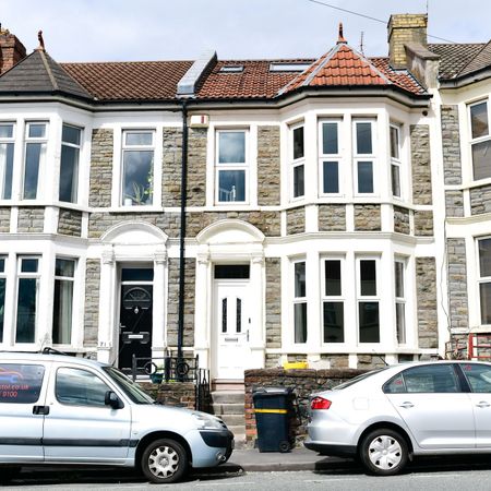 Modern Ensuite Near the Bristol Cycle Path - Photo 4