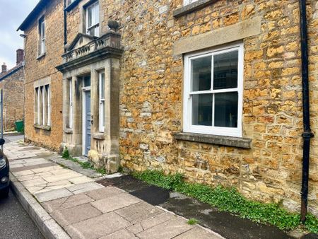 1 bedroom ground floor flat to rent - Photo 2
