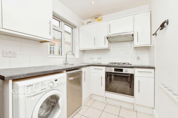 2 bedroom maisonette to rent - Photo 1