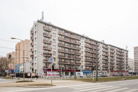 2 DUŻE OSOBNE POKOJE, GARDEROBA, LOGGIA, METRO! - Zdjęcie 4