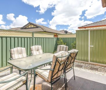 Spacious & Easy-Care Freestanding Villa - Photo 4