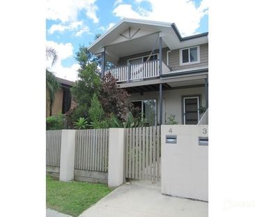 Modern Townhome conveniently located - Photo 1