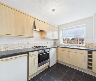 2 bedroom flat to rent - Photo 2