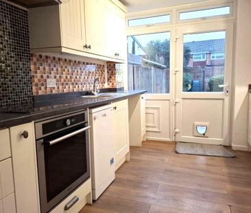 3 bedroom semi-detached house to rent - Photo 3