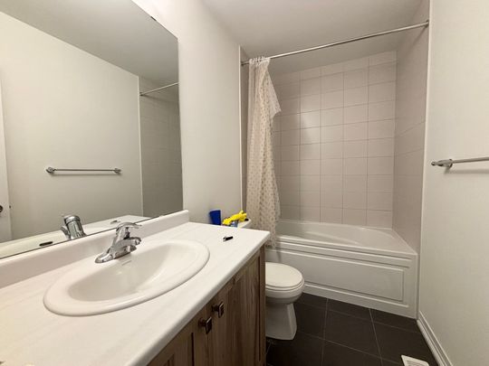 For Lease - 112 BRIGHTON Lane, Thorold, Ontario - Photo 1