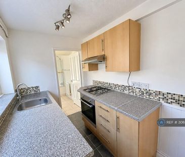 3 bedroom terraced house to rent - Photo 3