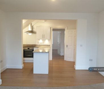 3 bedroom flat to rent - Photo 3