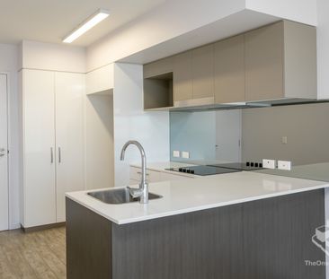 Urban City-Fringe Living in Woolloongabba - Photo 3