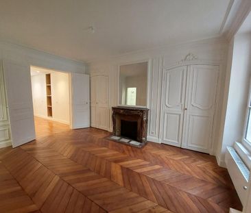 location Appartement T3 DE 106m² À PARIS - Photo 2