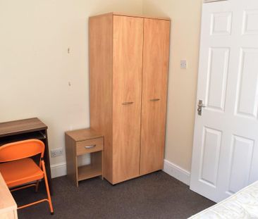 5 bedroom semi-detached house to rent - Photo 6