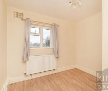 3 Bedroom Maisonette To Let - Photo 4