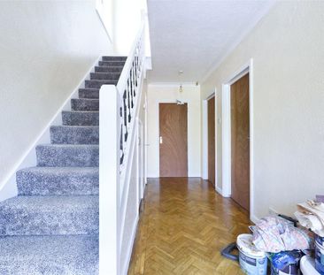 4 bedroom semi-detached house to rent - Photo 2