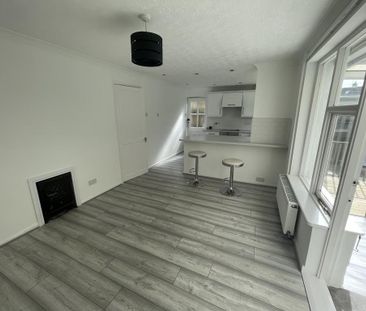 2 bedroom semi-detached bungalow to rent - Photo 5