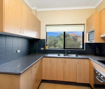 Bright 2 Bedroom Unit with LUG in a Convenient Location - Photo 5