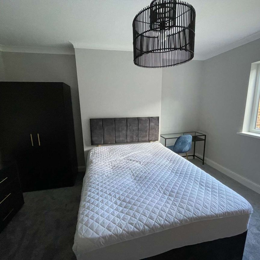 New Shared Home in SE London (4 New Double Rooms) Room E - Photo 1