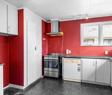 Family Home - Photo 2