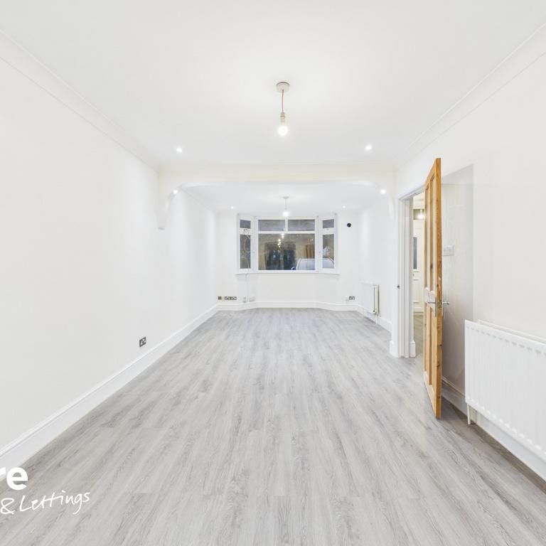 3 bedroom semi-detached house to rent - Photo 1