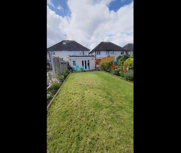3 Bed Semi-Detached House, Dickens Avenue, N3 - Photo 2