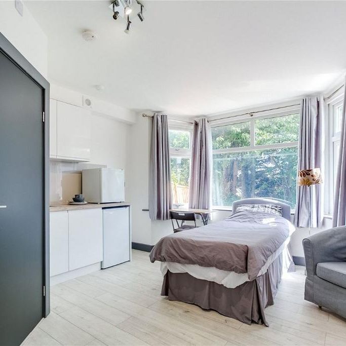 Studio to rent - Photo 1