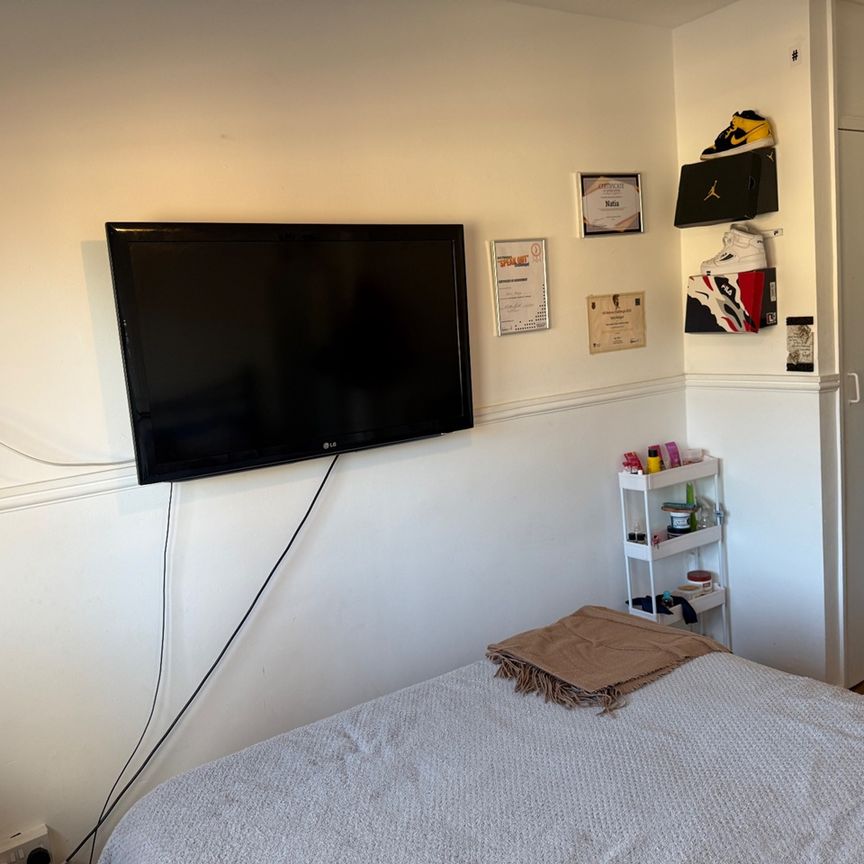 Room in a Shared House, Pear Court, SE15 - Photo 1