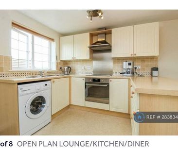 2 bedroom flat to rent - Photo 2