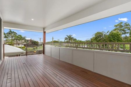 16 Killarney Avenue, Manly West. - Photo 2