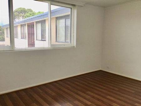 SPACIOUS AND BRIGHT APPARTMENT - Photo 4