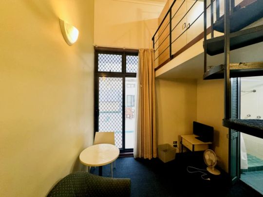 Studio-1021 - Photo 1