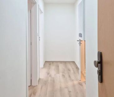 P4 Braník, ul. Za Mlýnem, nezařízený moderní byt 2 + k. k. (46 m - Photo 2