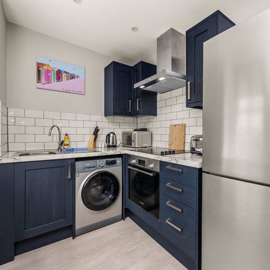 2 Bed Flat, Richmond Place, BN2 - Photo 1