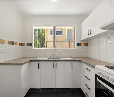 Recently Renovated 2 Bedroom Unit with Aircon & Automatic Garage Ea... - Photo 5