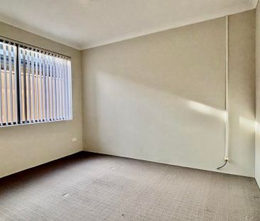 Spacious Family Living in a Prime Butler Location! - Photo 2