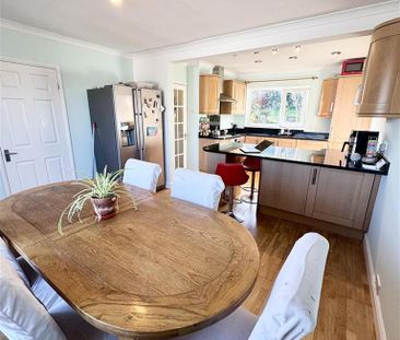 4 bedroom detached bungalow to rent - Photo 3