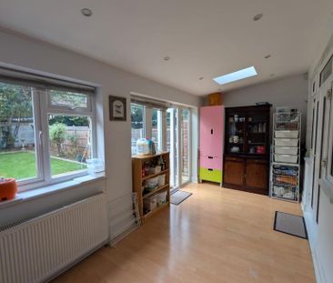 House share to rent - Photo 2