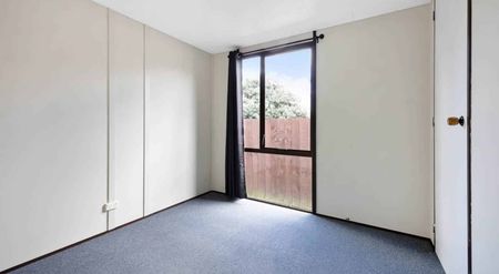 Comfortable 2-Bedroom Home - Photo 5